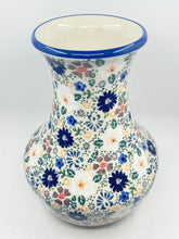 Load image into Gallery viewer, Medium Vase  - EO35