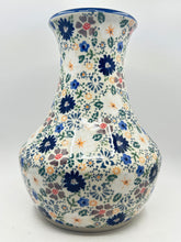 Load image into Gallery viewer, Medium Vase  - EO35