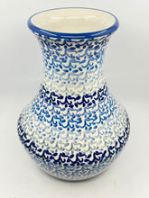 Load image into Gallery viewer, Medium Vase  - JZ66