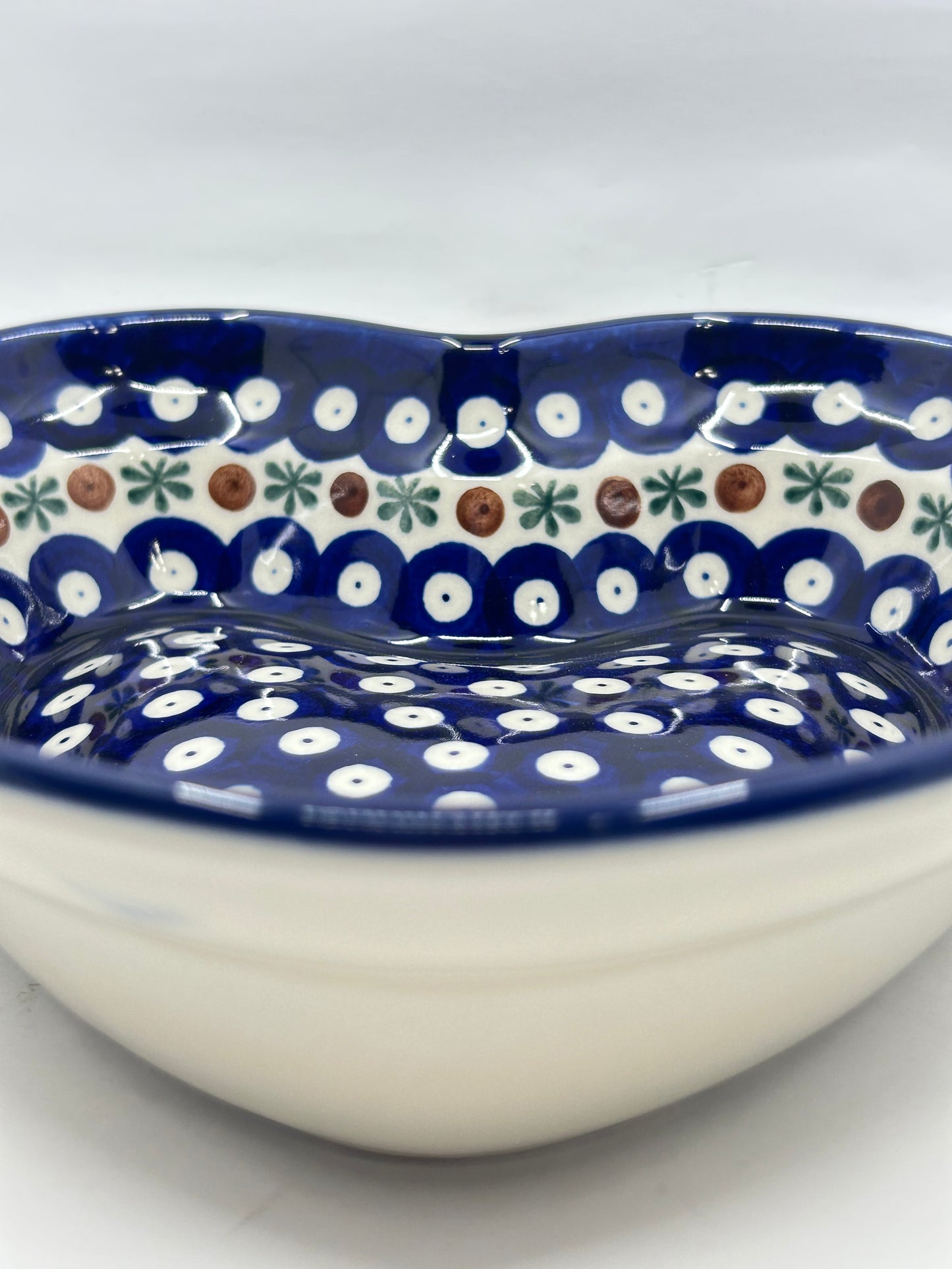 Bowl ~ Heart ~ 8.25 inch ~ 0070X ~ T3*