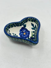 Load image into Gallery viewer, Heart Saucer - IM03