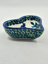 Load image into Gallery viewer, Heart Saucer - IM03