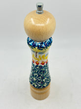 Load image into Gallery viewer, Light Wood Spice Grinder - JZ36