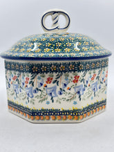 Load image into Gallery viewer, Second Quality Pretzel Box - JZ32