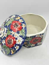 Load image into Gallery viewer, Pretzel Box - IM02