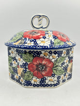 Load image into Gallery viewer, Pretzel Box - IM02