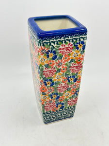 W07 Square Vase A-E4