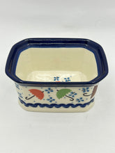 Load image into Gallery viewer, Pottery Misfit Container Missing Lid ~ 3.25H x 3.5W x 4.5L ~ U0109 ~ U4