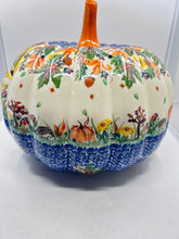 Load image into Gallery viewer, Large Pumpkin - Hedgehog and Leaves - A1*