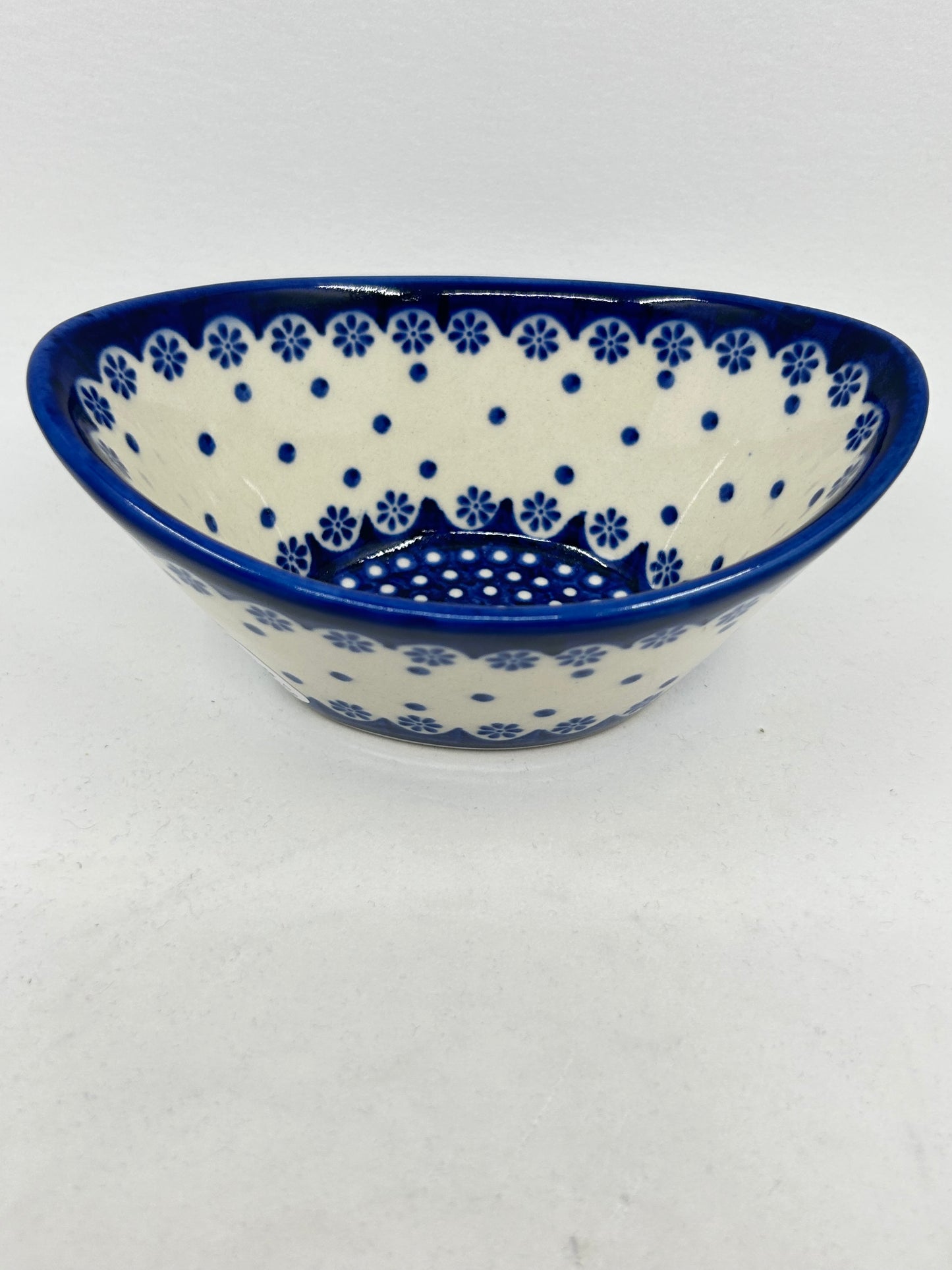 Modern Curved Bowl - U1035*