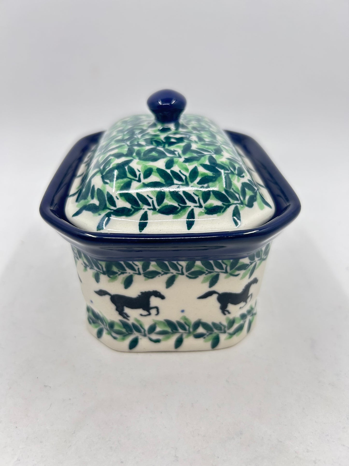Covered Container ~ 3.25H x 3.5W x 4.5L ~ 2241X - T3!