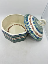 Load image into Gallery viewer, Pretzel Box ~ Large ~ 0020A ~ T1!