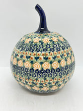 Load image into Gallery viewer, Medium Pumpkin - 00LM
