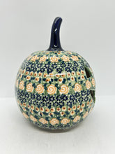 Load image into Gallery viewer, Medium Pumpkin - 00LM