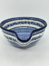 Load image into Gallery viewer, Medium Batter Bowl ~ 0882X - T4!