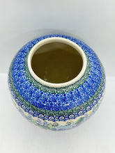 Load image into Gallery viewer, Flared Vase - U5138 - U4!
