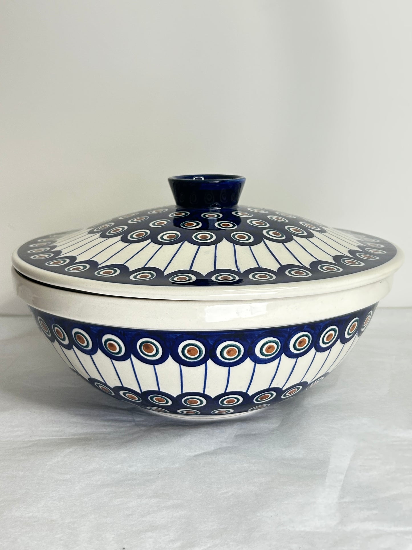 Bowl with Lid - 054A