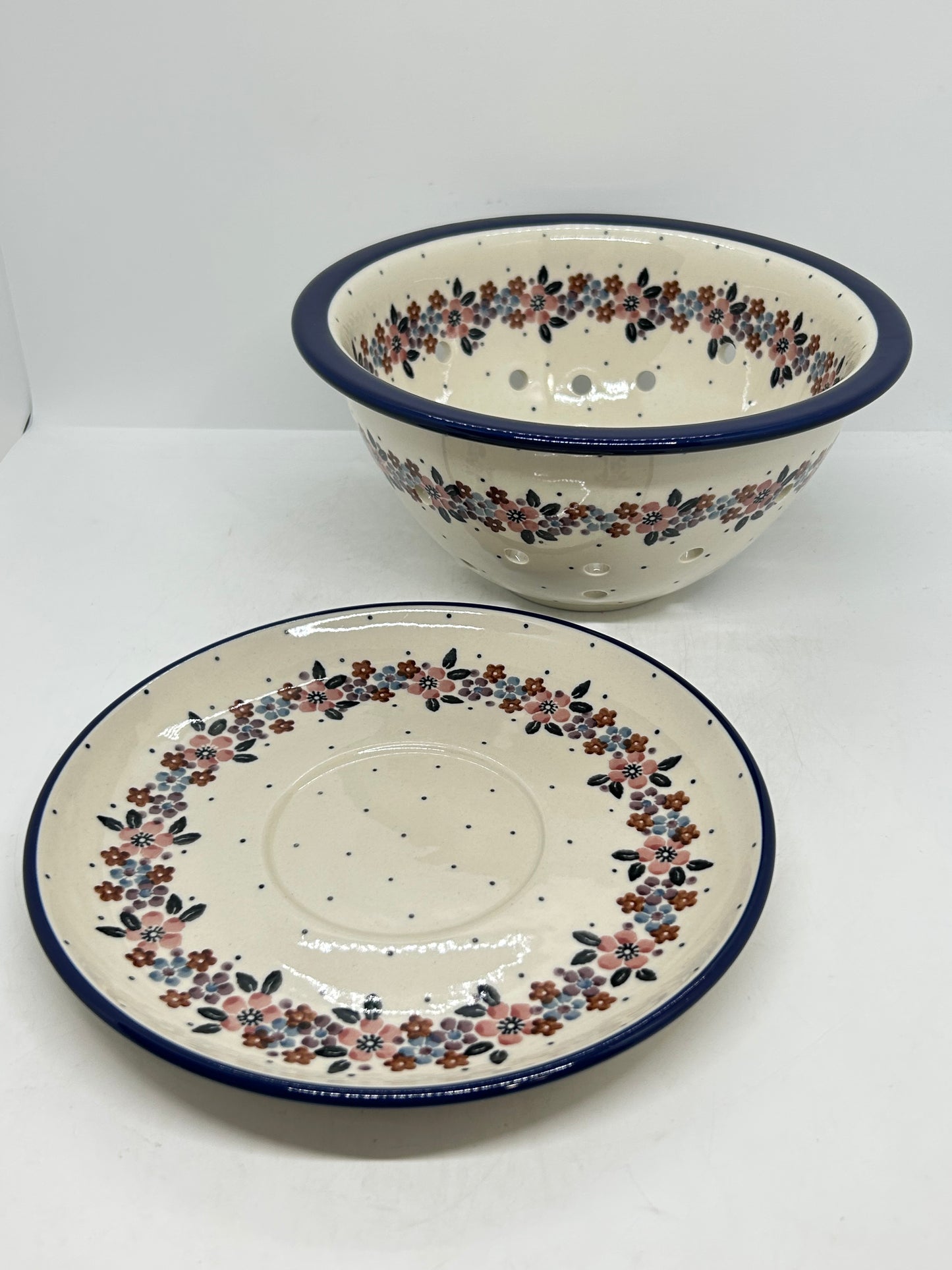 Berry Bowl w/ Saucer ~ 8W ~ 2067X- T1!