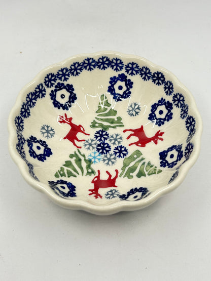 Scalloped Dish - BL07