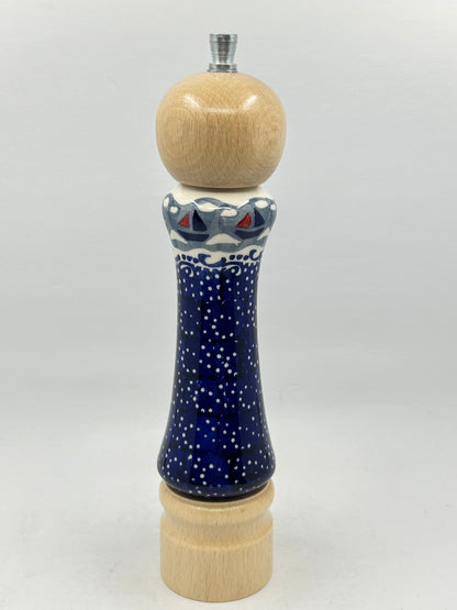 Light Wood Spice Grinder - DPMA