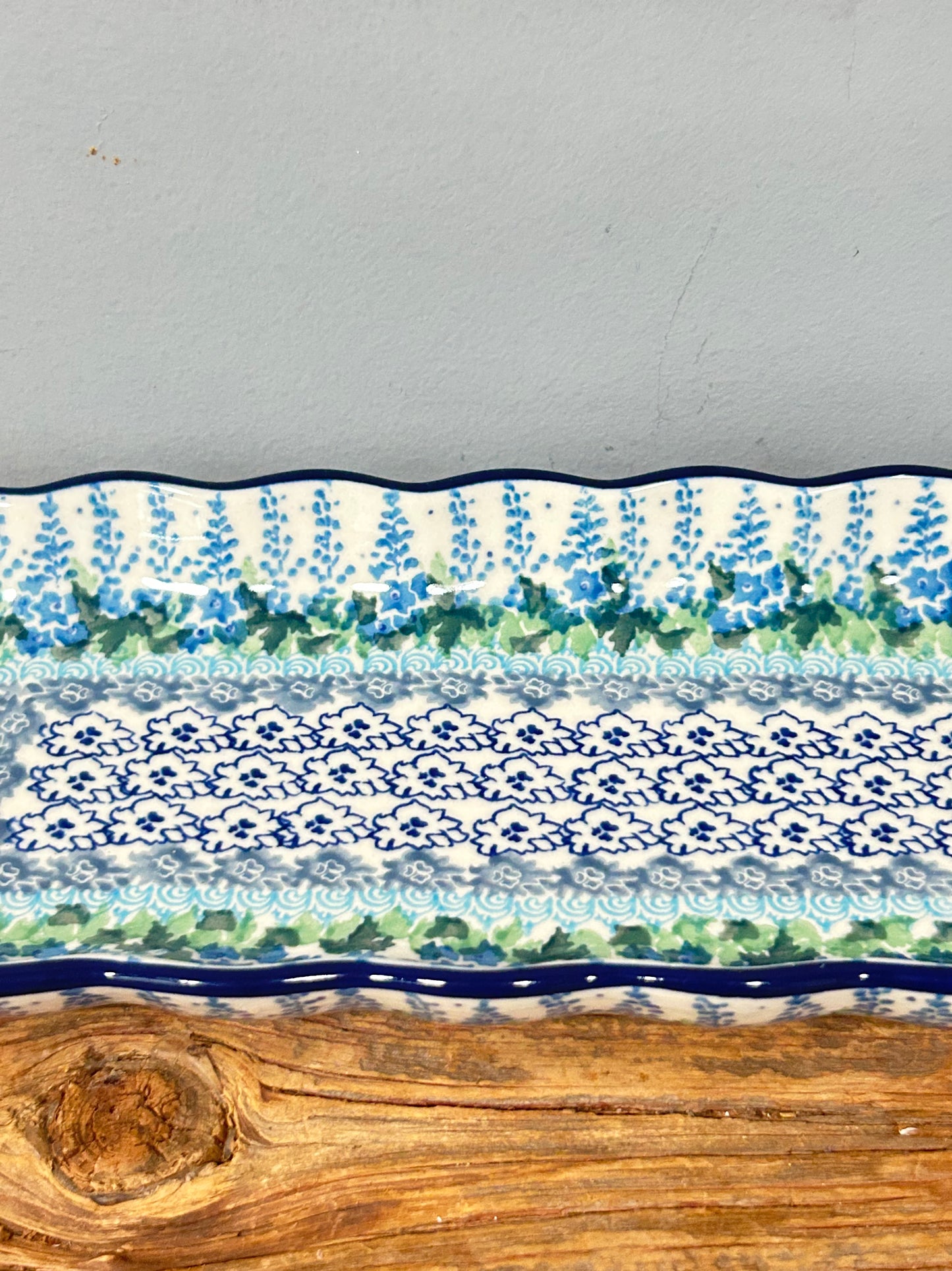 Tray ~ Scalloped Oval ~ 5.5" x 20.25" ~ 3300X - T4!