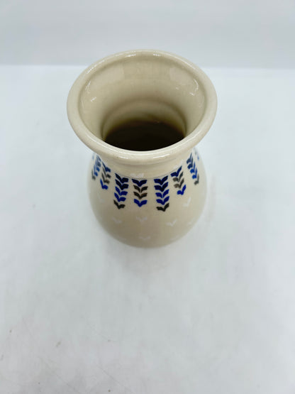 Ribbed Vase - 001 - U2