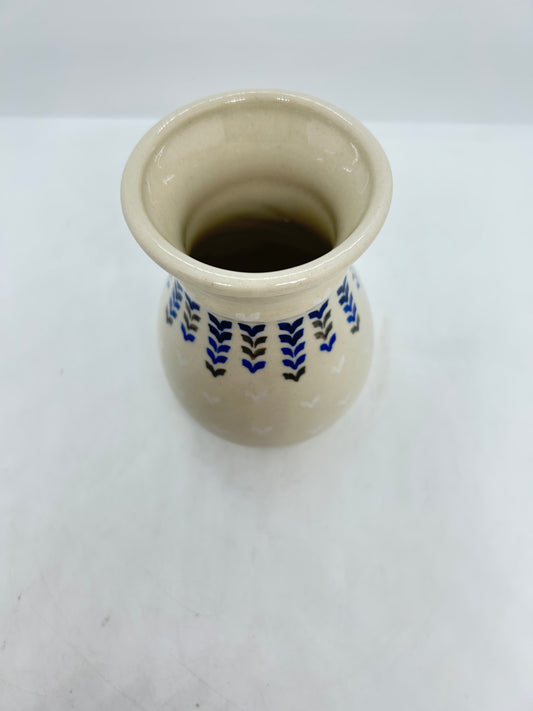 Ribbed Vase - 001 - U2