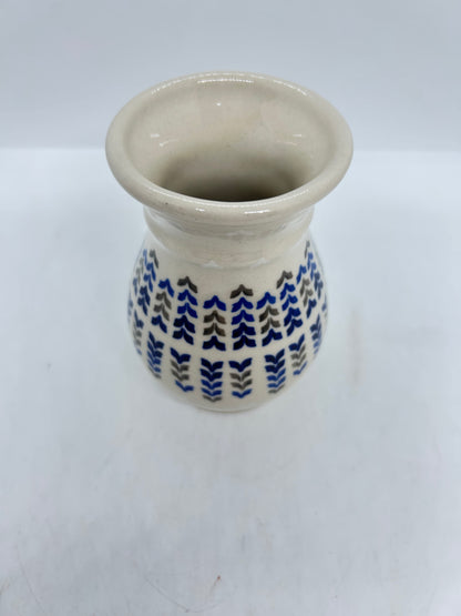 Ribbed Vase - 002 - U3
