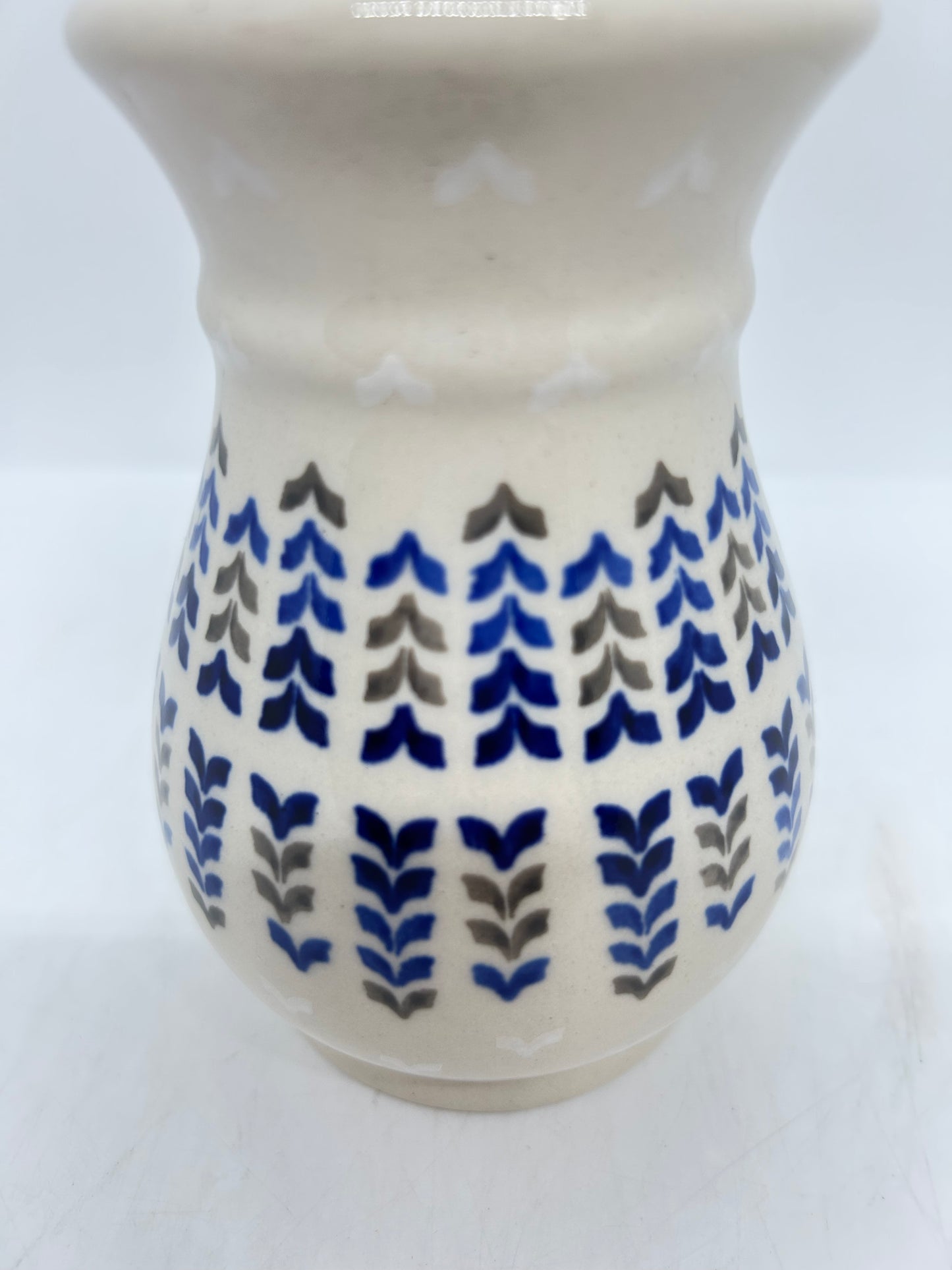 Ribbed Vase - 002 - U3