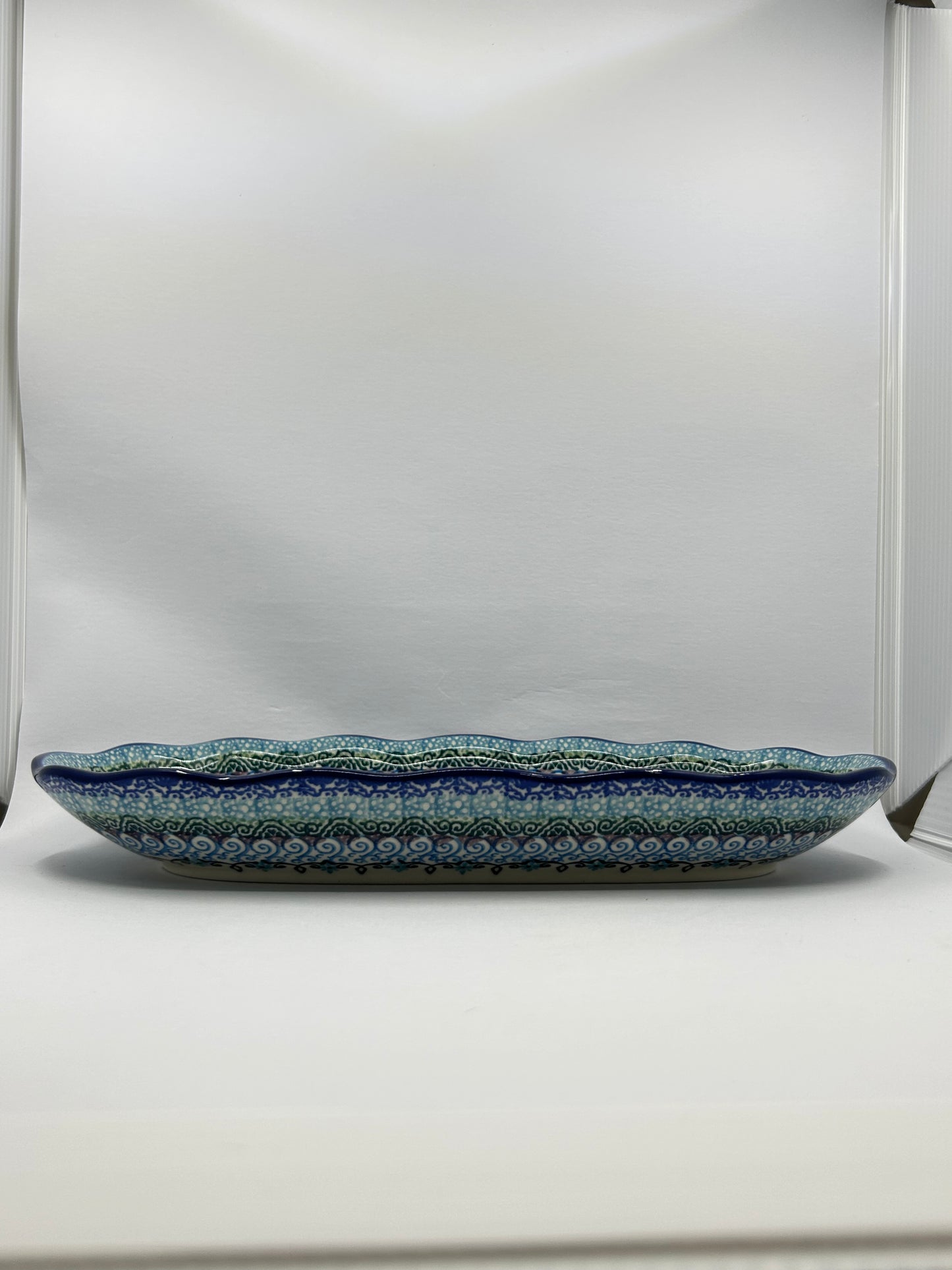 Tray ~ Scalloped Oval ~ 6.25 x 12.5 inch ~ U5198 ~ U3*