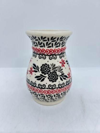 Ribbed Vase - 011 - U3