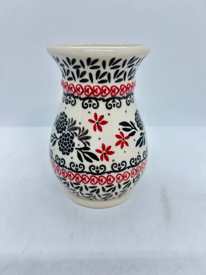 Ribbed Vase - 011 - U3
