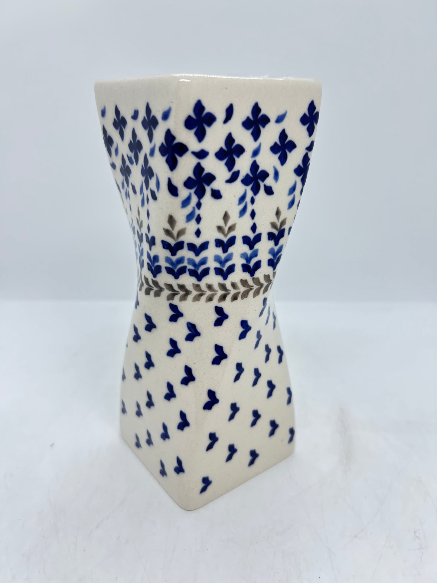Lady Blue Twisted Vase - 005 - U3