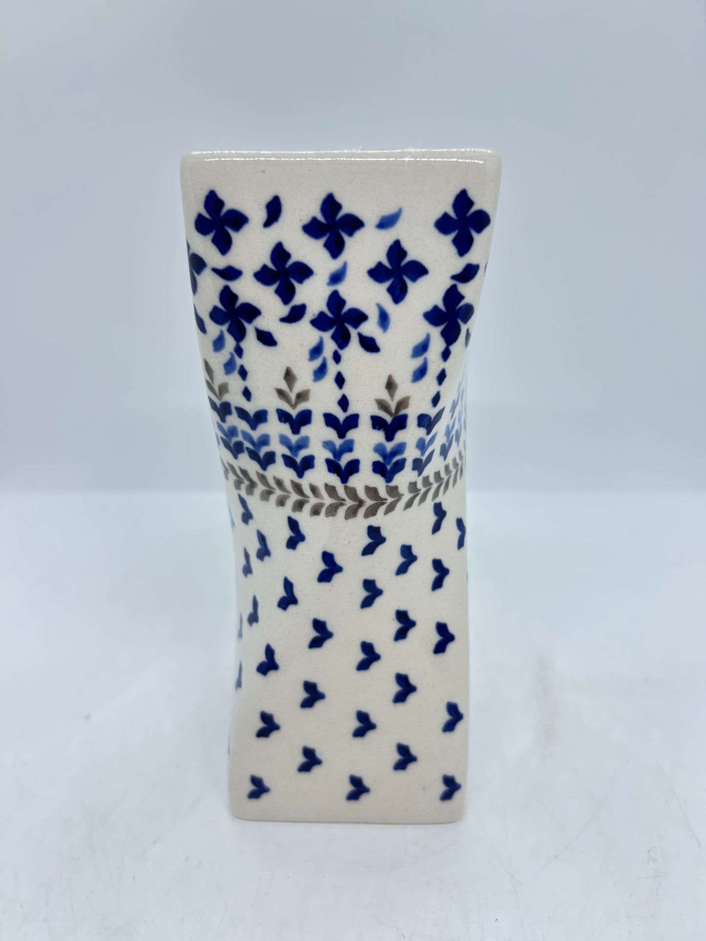 Lady Blue Twisted Vase - 005 - U3