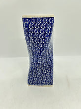 Load image into Gallery viewer, Lady Blue Twisted Vase - 007 - U3