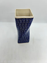 Load image into Gallery viewer, Lady Blue Twisted Vase - 007 - U3
