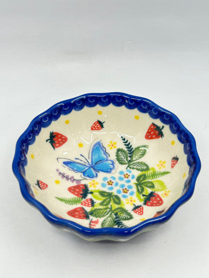 Scalloped Bowl - U1085