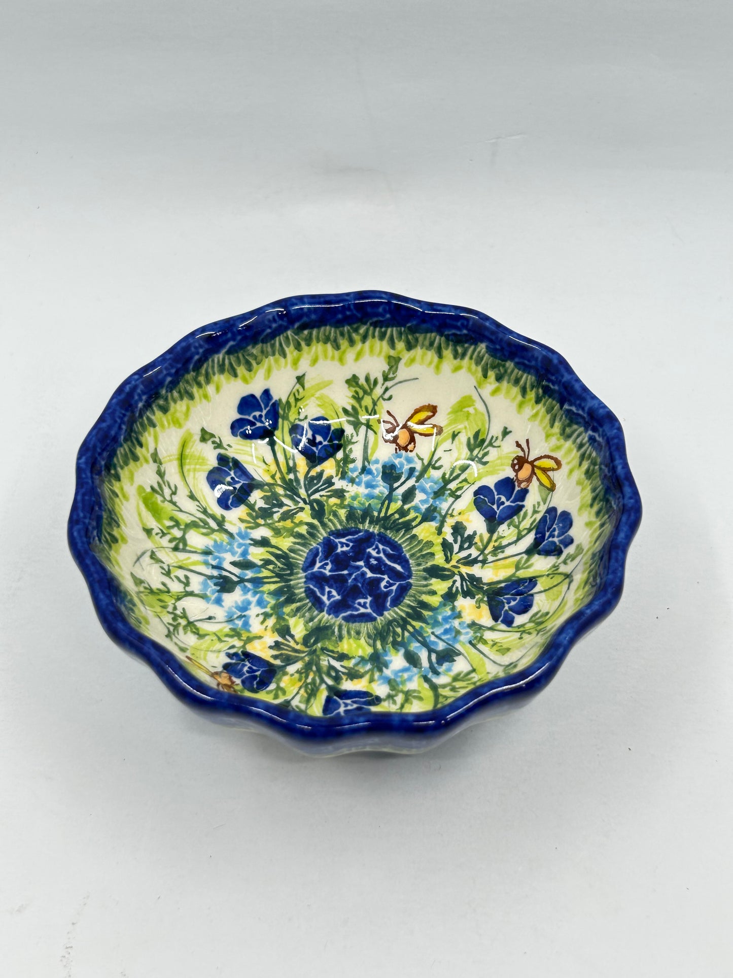 Scalloped Bowl - U553