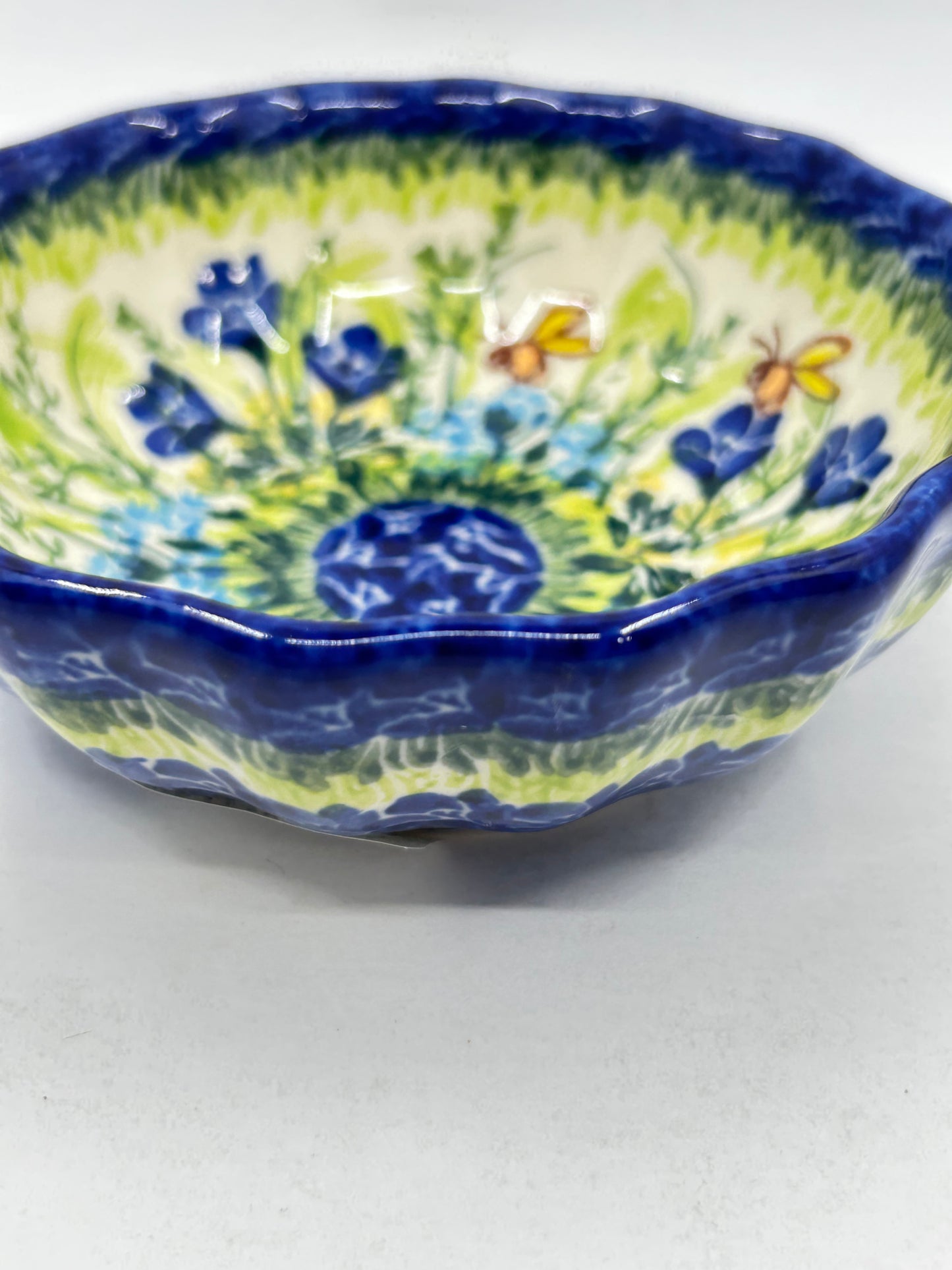 Scalloped Bowl - U553