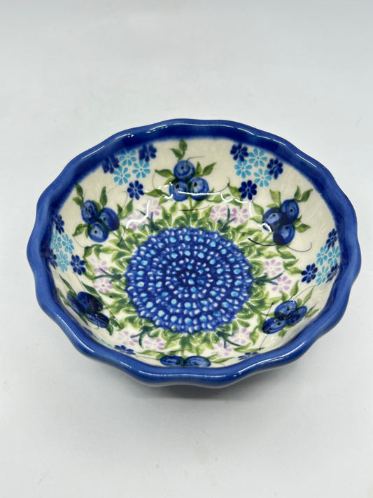 Scalloped Bowl - U288