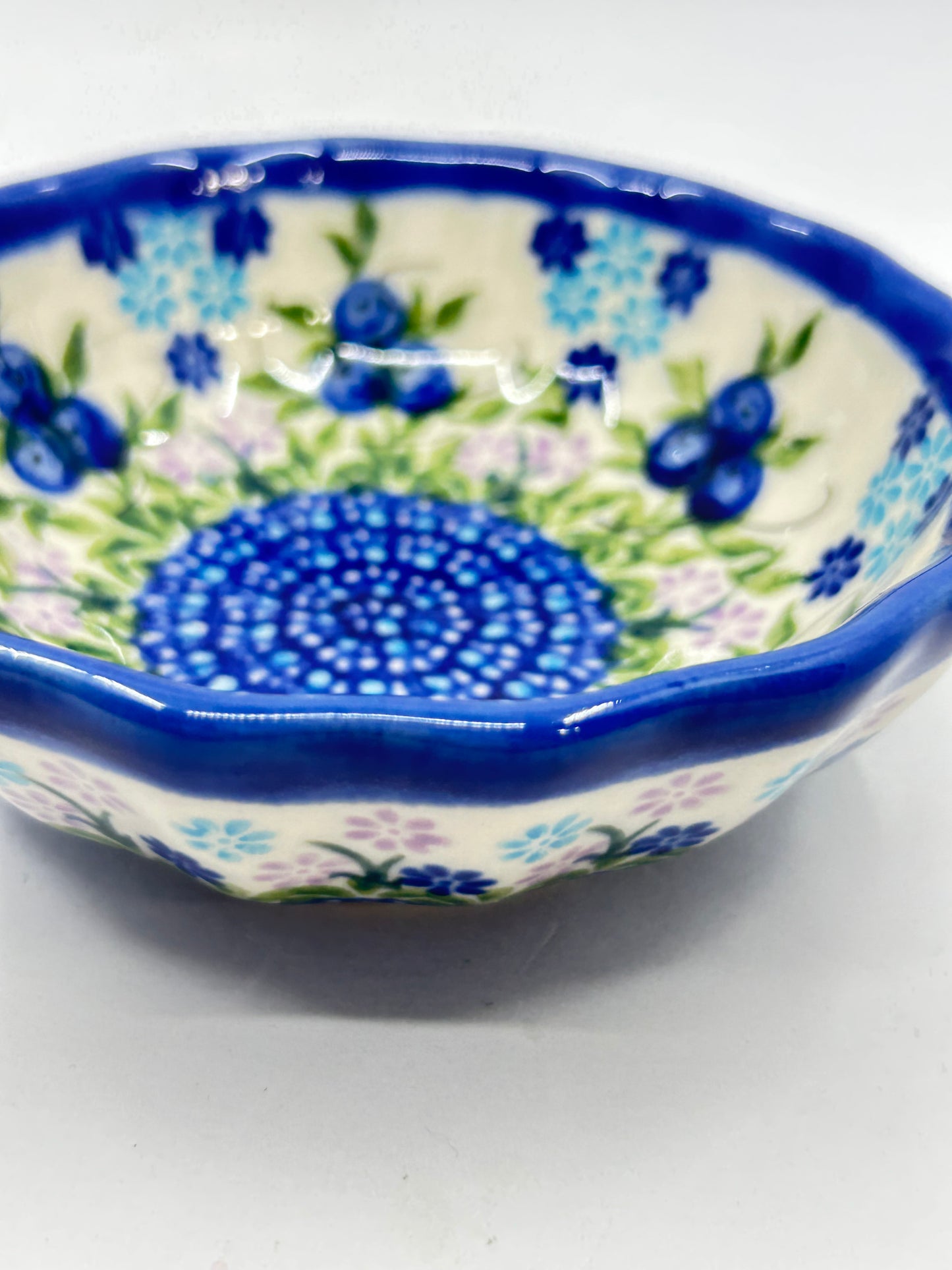 Scalloped Bowl - U288