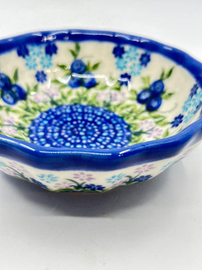 Scalloped Bowl - U288