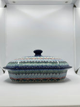 Load image into Gallery viewer, Baker ~ Covered Casserole ~ 8&quot;W x 10.25&quot;L ~ U5198 ~ U3!