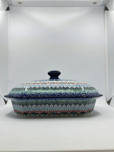 Baker ~ Covered Casserole ~ 8"W x 10.25"L ~ U5198 ~ U3!