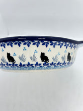 Load image into Gallery viewer, Baker ~ Round w/ Handles ~ 8 inch ~ 2855X - T4!