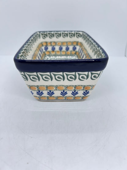 Baker ~ Loaf Pan ~  8”L x 4.5”W x 3”H - 0015X - T1!