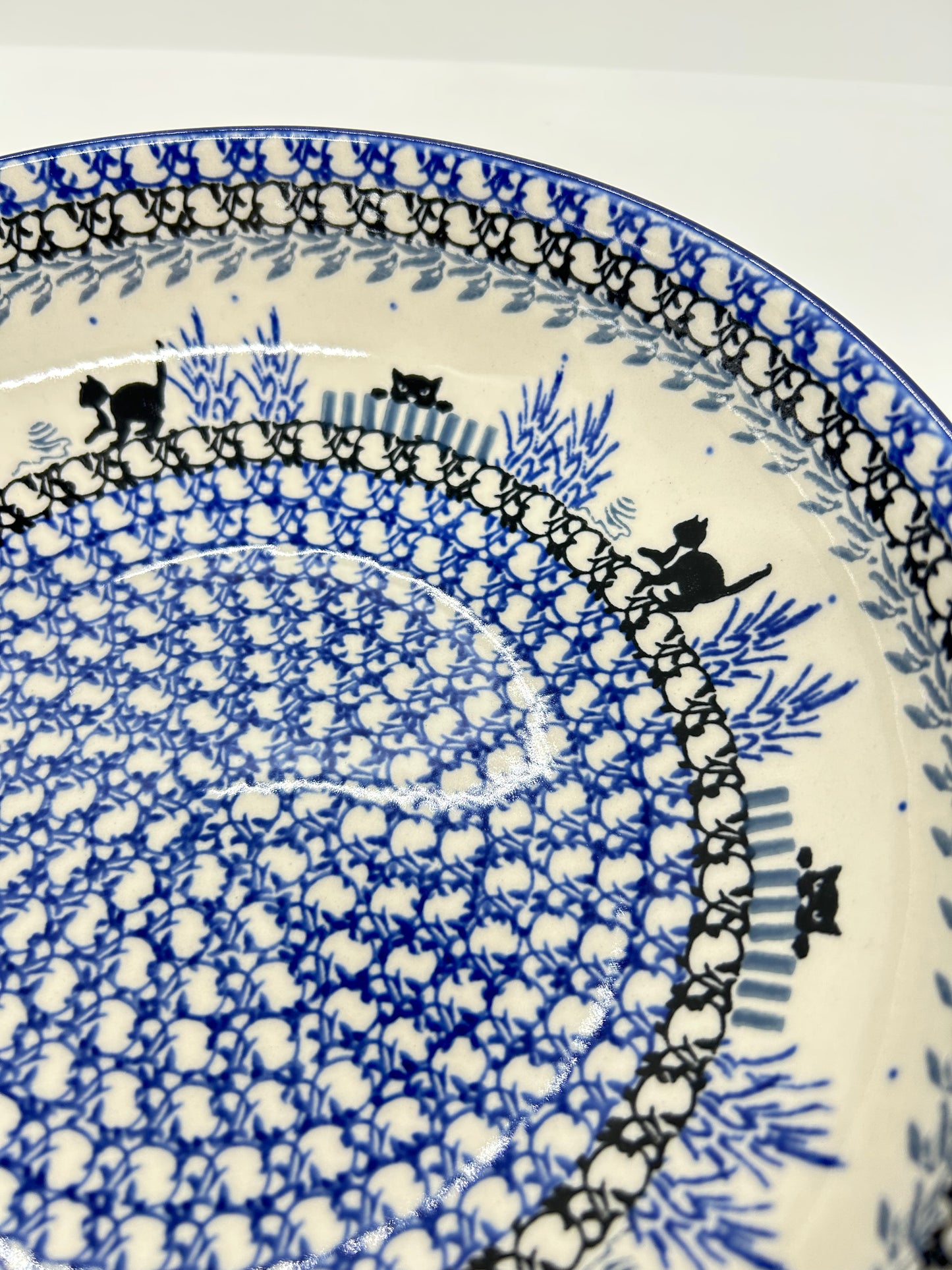 Bowl ~ Serving ~ 9 inch ~ 2827X - T4!