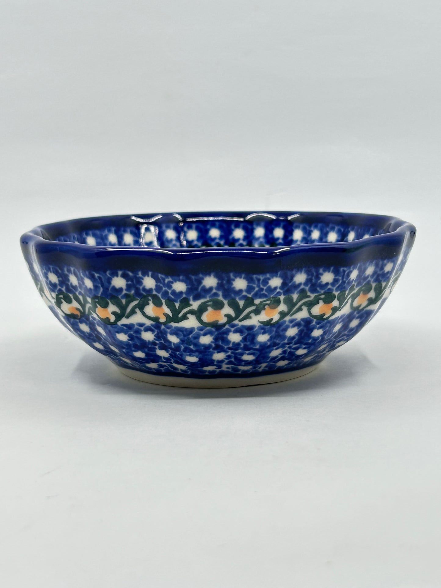 Scalloped Bowl - A590 - A1