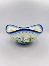 Load image into Gallery viewer, 3 Point Star Bowl - U685