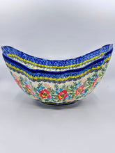 Load image into Gallery viewer, Wavy Oval Serving Bowl - A553